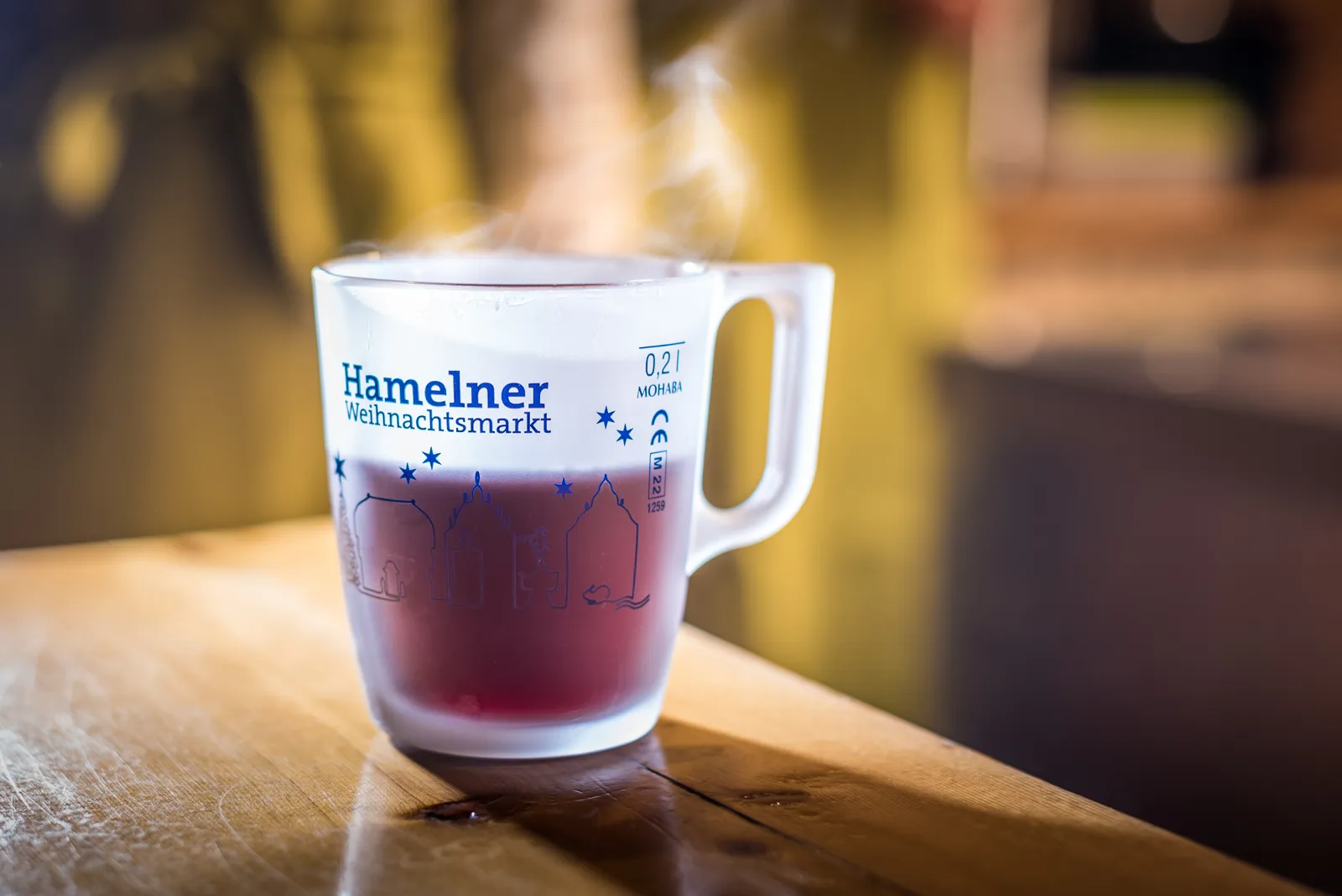 Dampfender Glühwein an unserer Hütte
