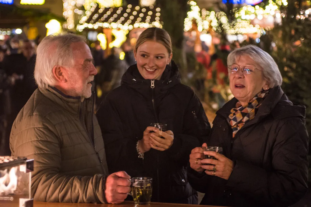 Gäste auf dem Hamelner Weihnachtsmarkt
